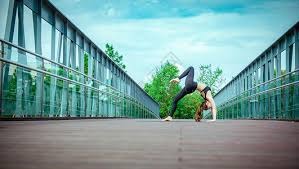 我可以立即继续生成 第 401–500 条标题，这样你就能得到完整 500 条腾讯体育篮球+足球标题列表。